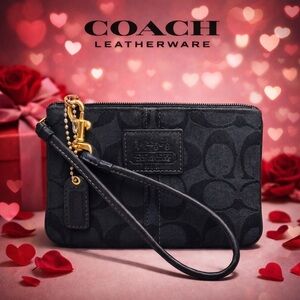 COACH Vintage Signature Jacquard Black Wristlet | RARE Tattersall Lining | EUC